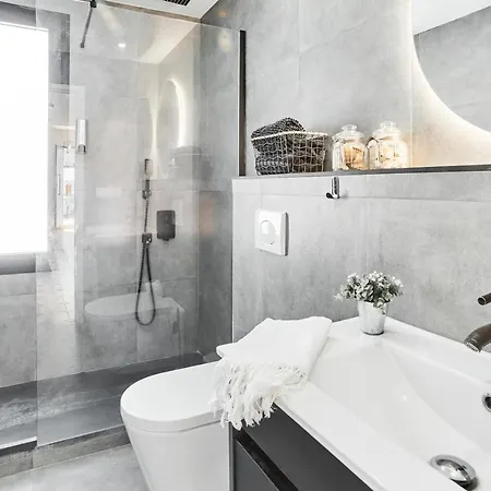 In Center New Salt Water Pool * Fuengirola