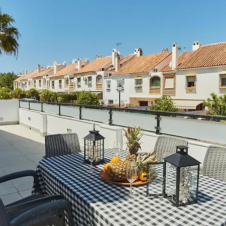 In Center New Salt Water Pool Villa *