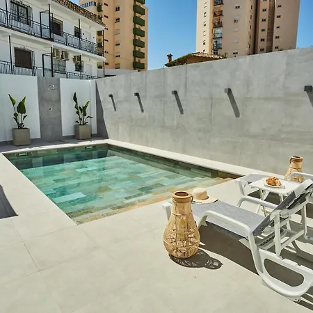 In Center New Salt Water Pool Villa