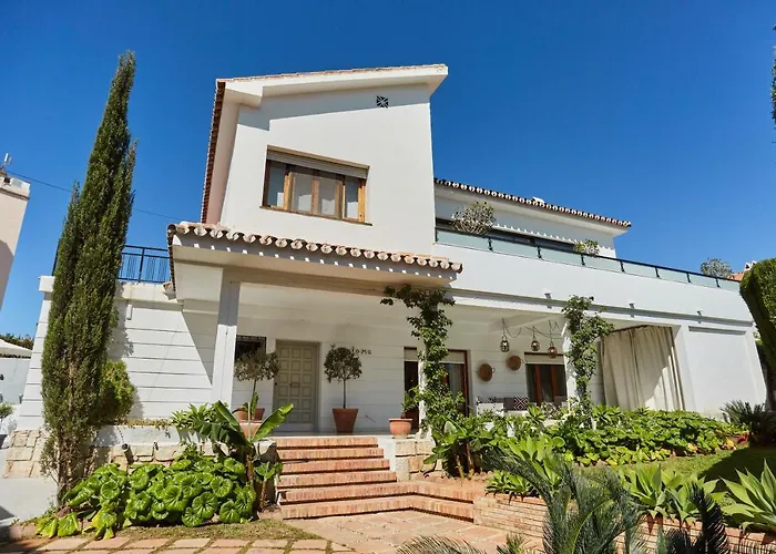 Villa In Center New Salt Water Pool