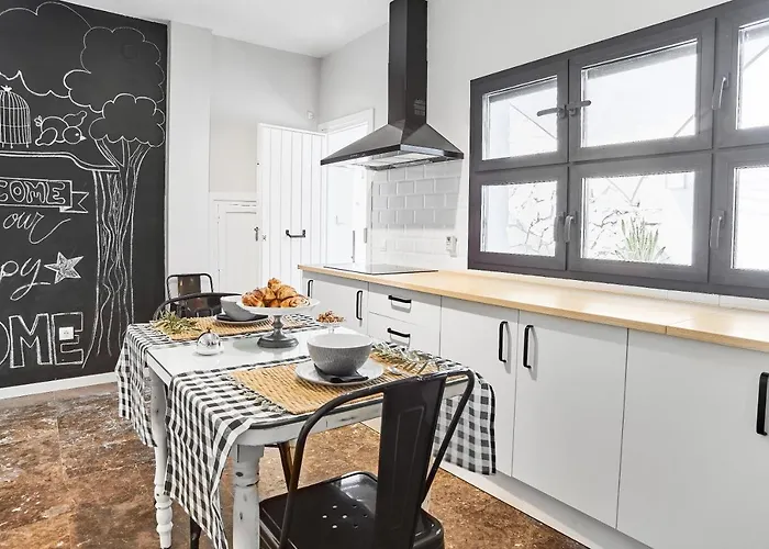 In Center New Salt Water Pool Villa