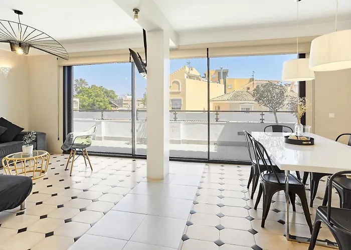 Villa In Center New Salt Water Pool *