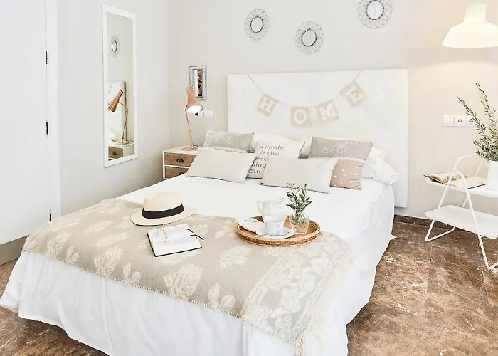 In Center New Salt Water Pool Villa Fuengirola