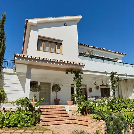 Villa In Center New Salt Water Pool