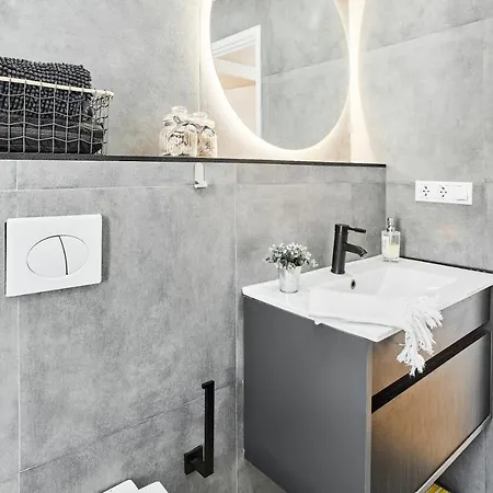 In Center New Salt Water Pool Fuengirola