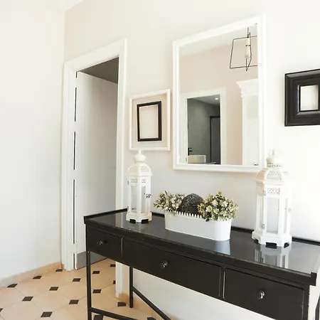 Villa In Center New Salt Water Pool