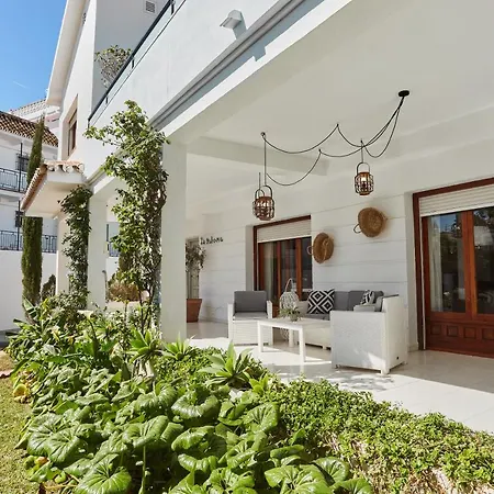 In Center New Salt Water Pool *