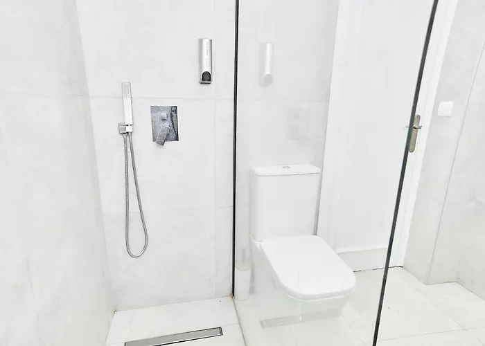 Villa In Center New Salt Water Pool *