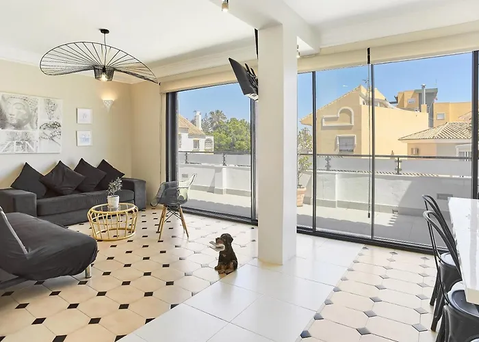 Villa In Center New Salt Water Pool