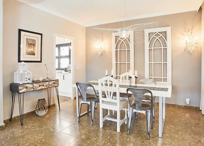 别墅 In Center New Salt Water Pool