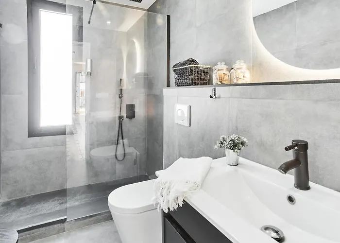 In Center New Salt Water Pool * Fuengirola