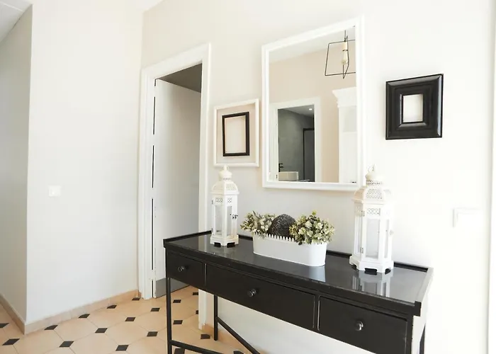 Villa In Center New Salt Water Pool