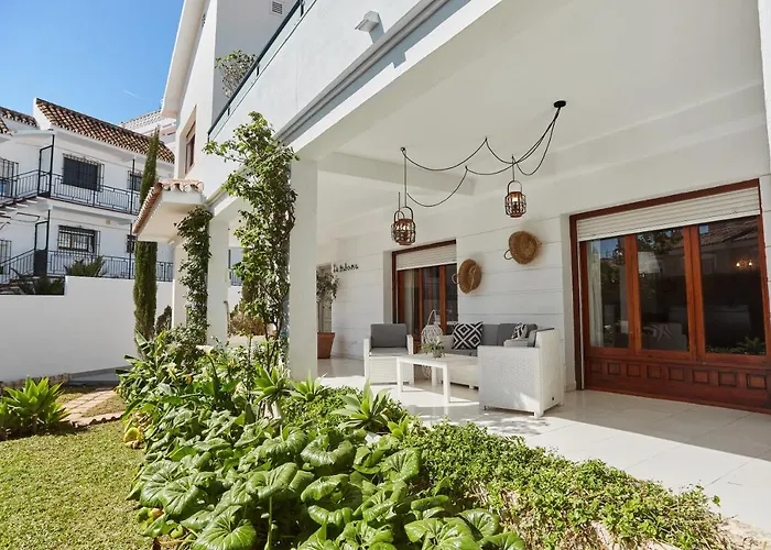 In Center New Salt Water Pool *