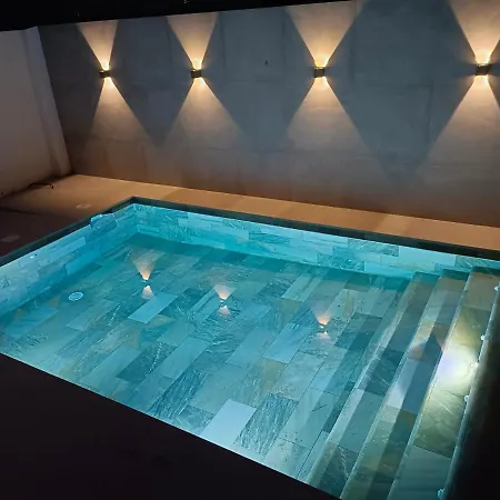빌라 In Center New Salt Water Pool 푸엔히롤라